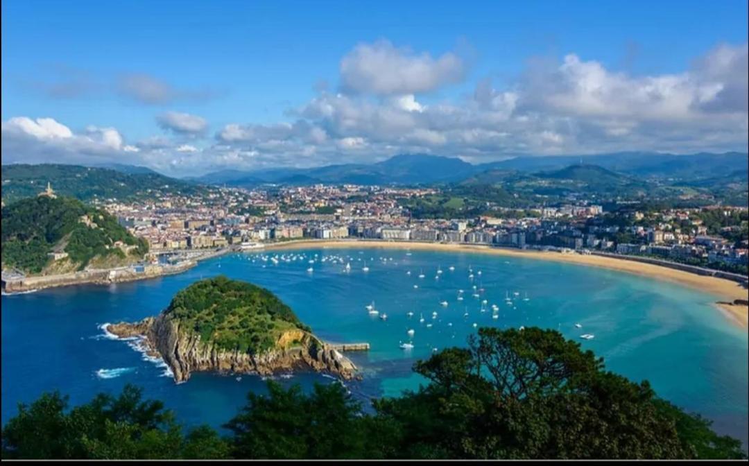 Beach Accommodation Apartment San Sebastian Exterior photo